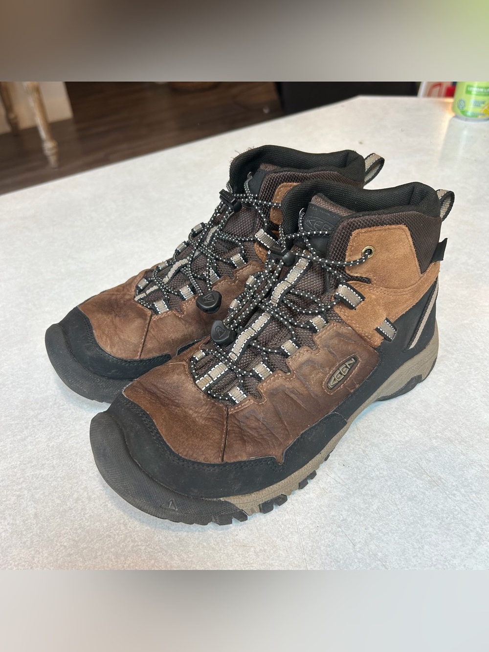 KEEN Youth 5 Brown and Black Suede Hiking Boots